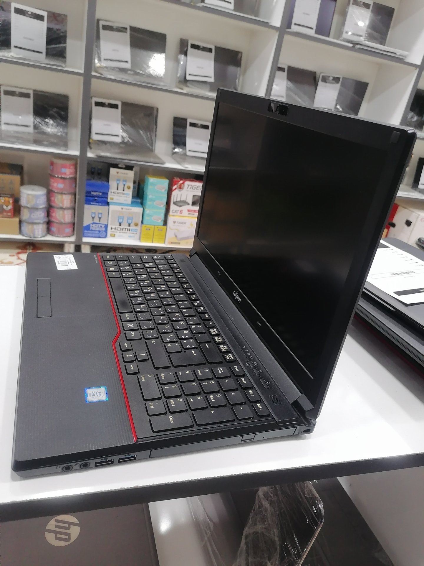 Fujitsu LIFEBOOK E556