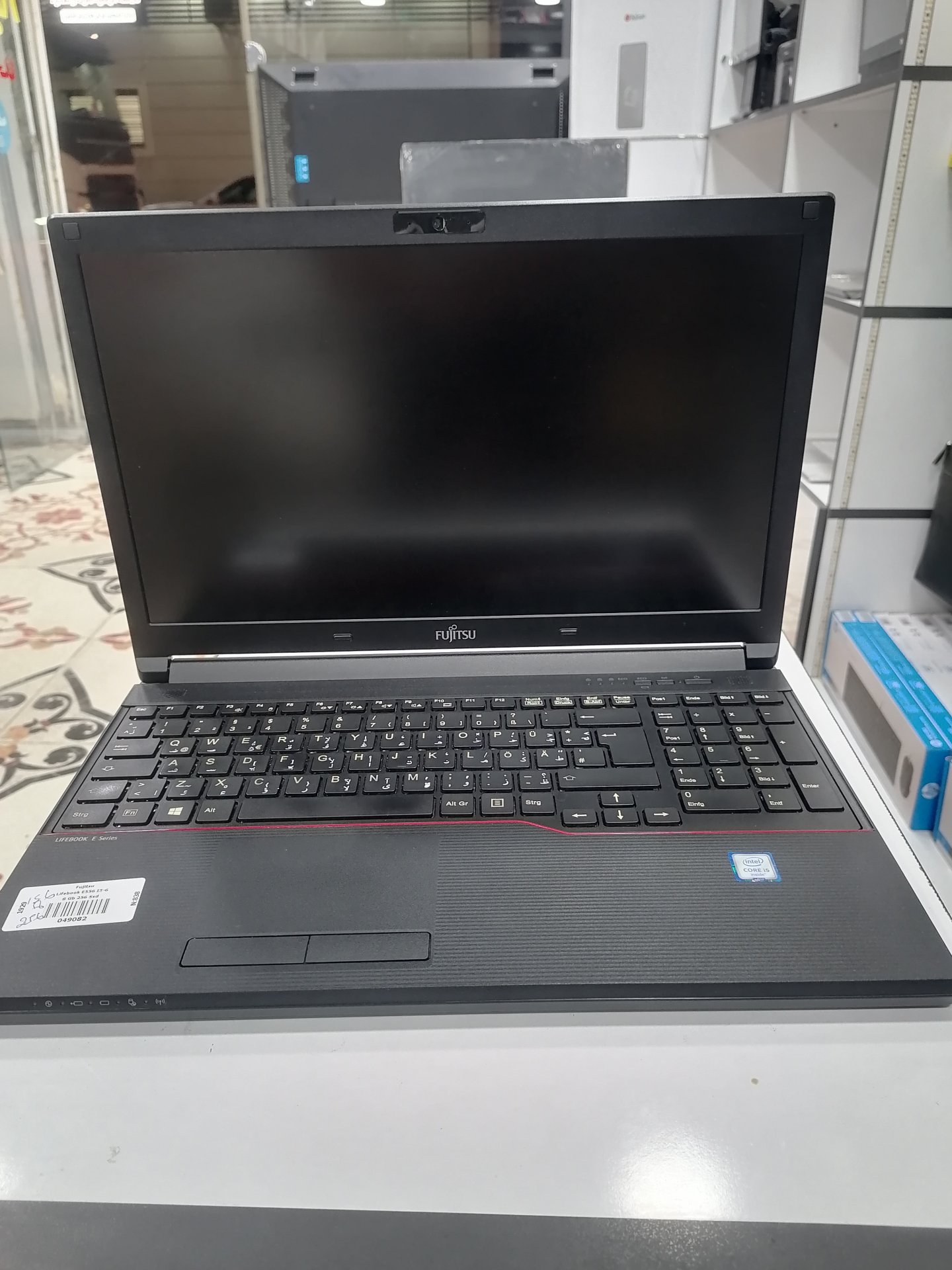 Fujitsu LIFEBOOK E556