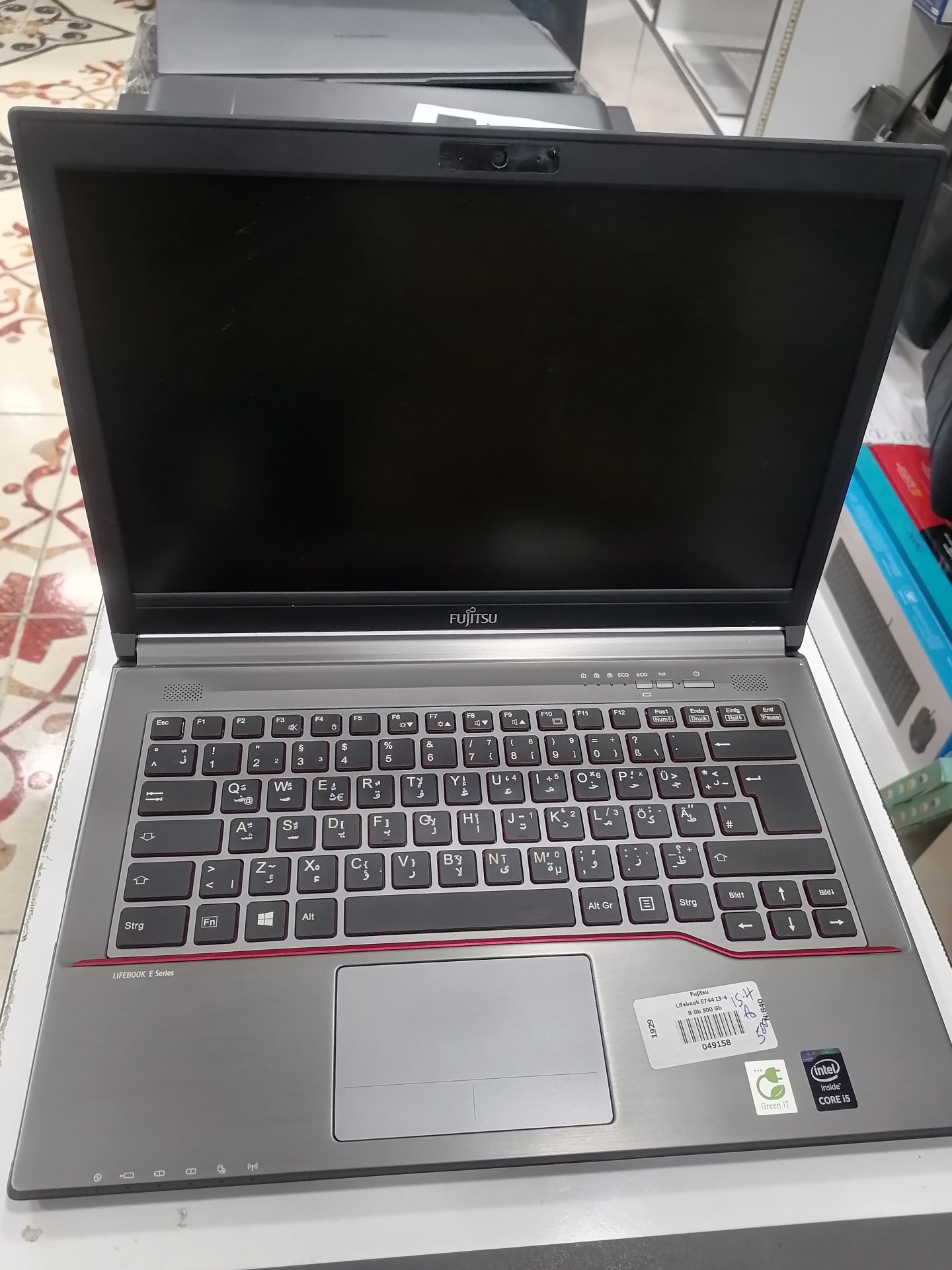 Fujitsu LIFEBOOK E744