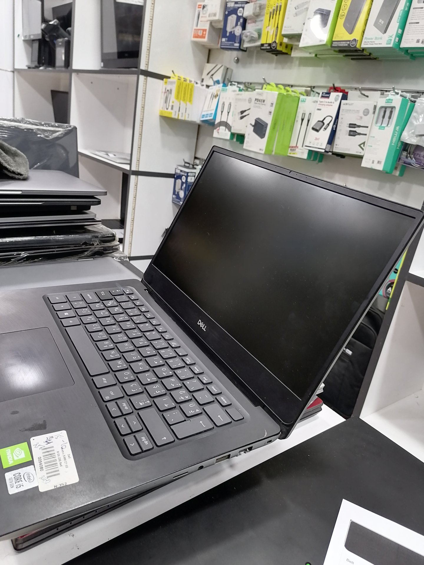 DELL Vostro 5490