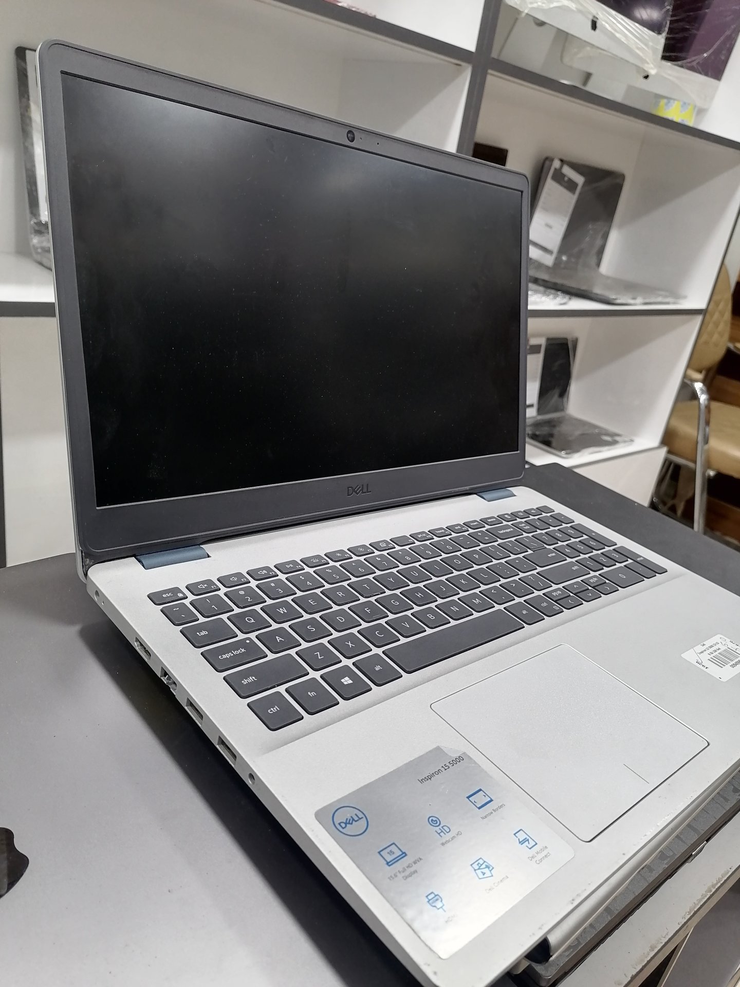 DELL INS 5593