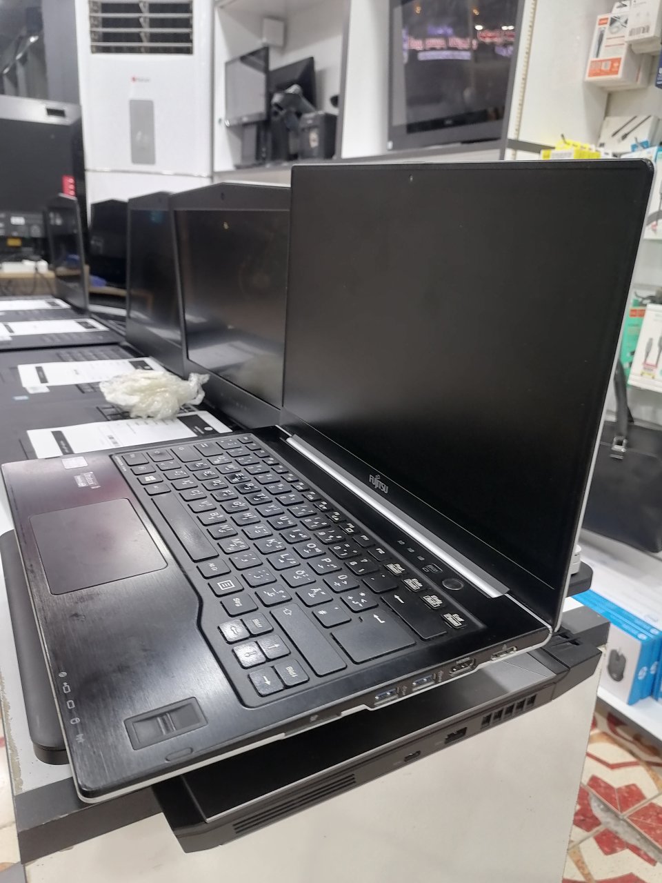 FUJITSU U772