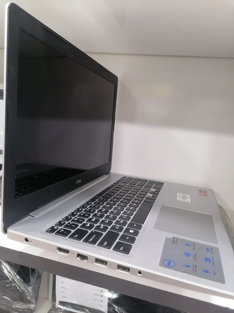 DELL Inspiron 5575
