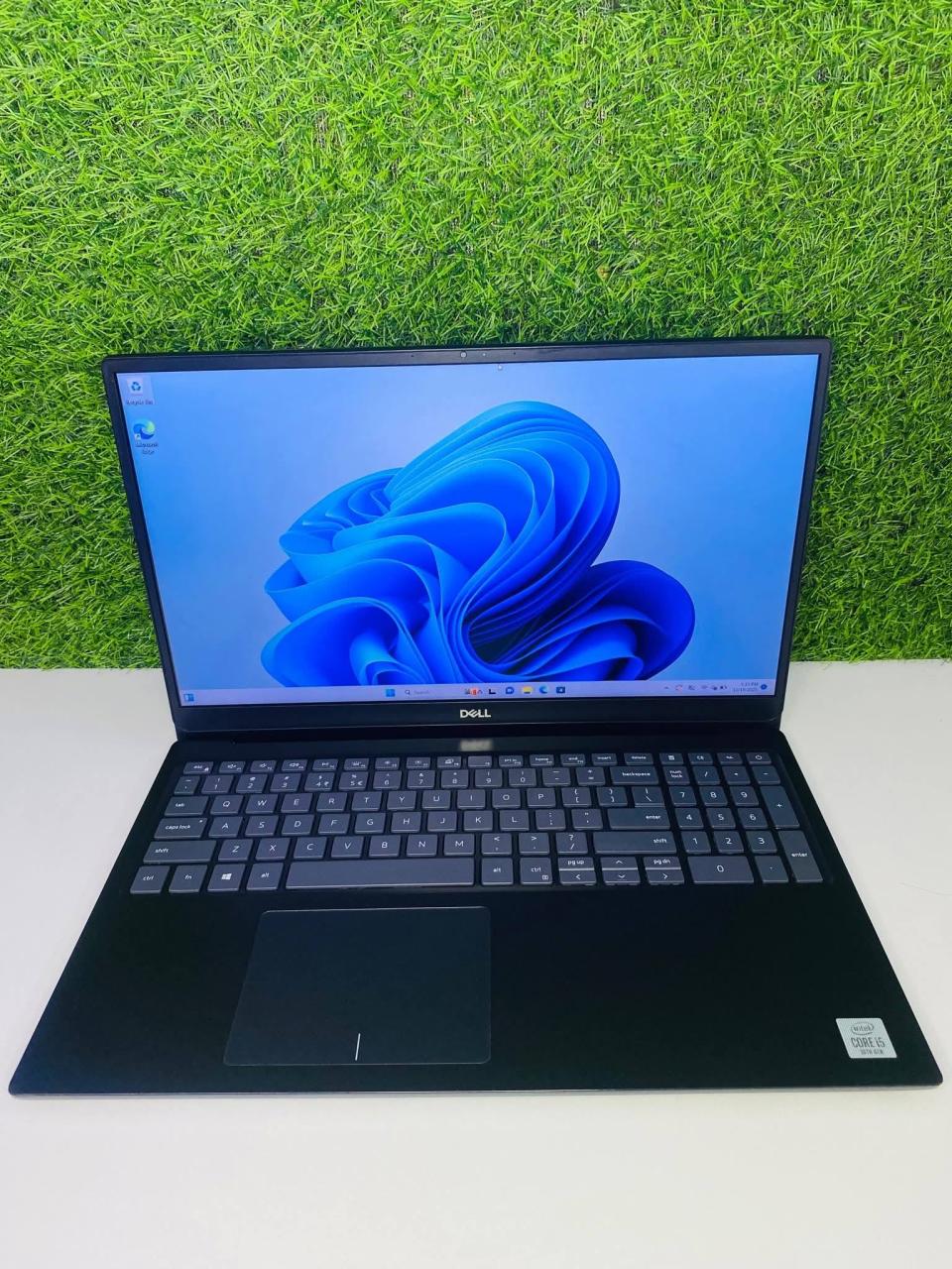 DELL VOSTRO 5590