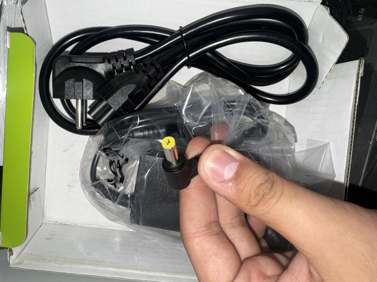 AC Adapter Ac 19V 3.42A 5.5*1.7 