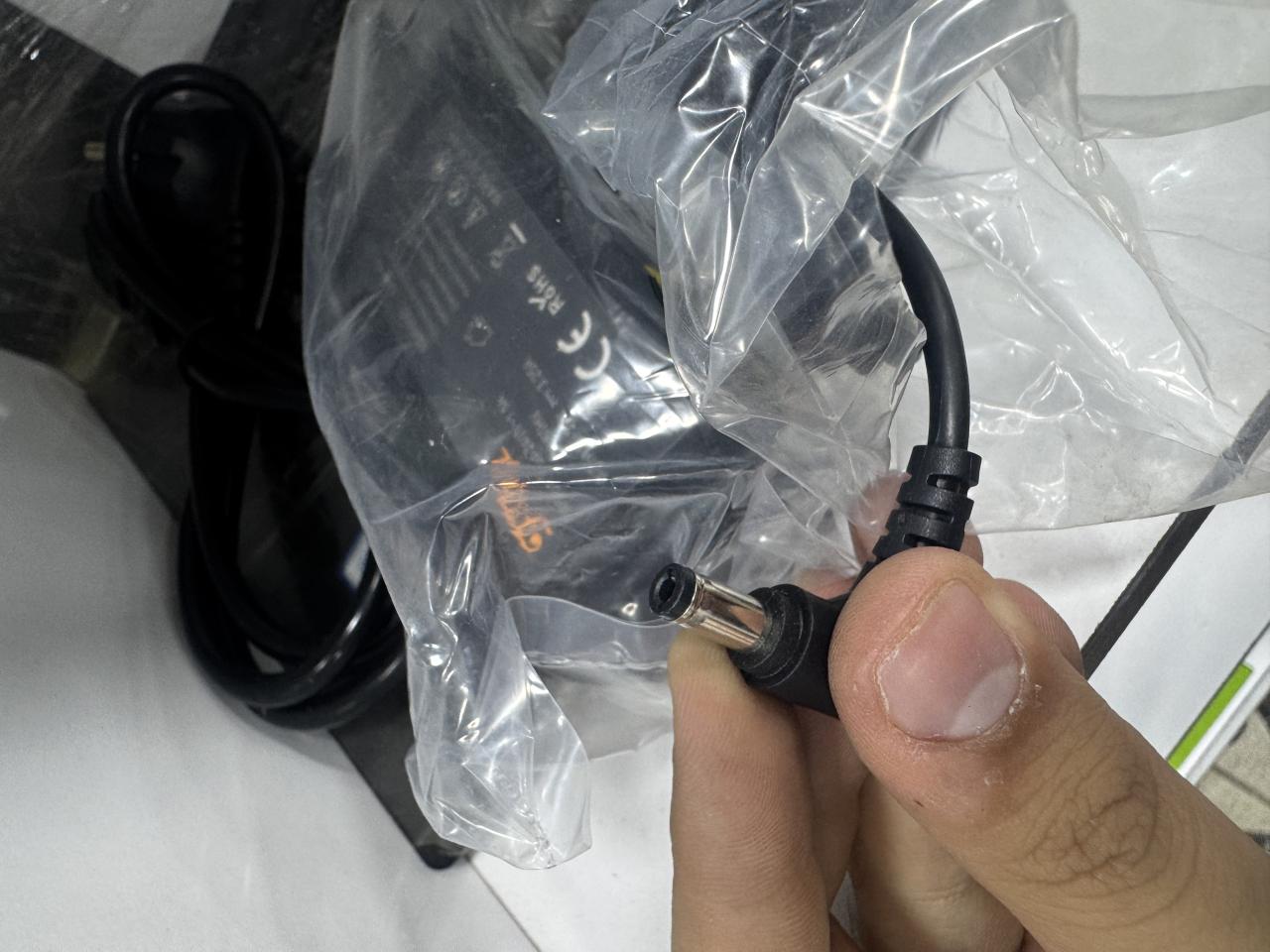 AC Adapter FU 20V 3.25A 5.5x2.5