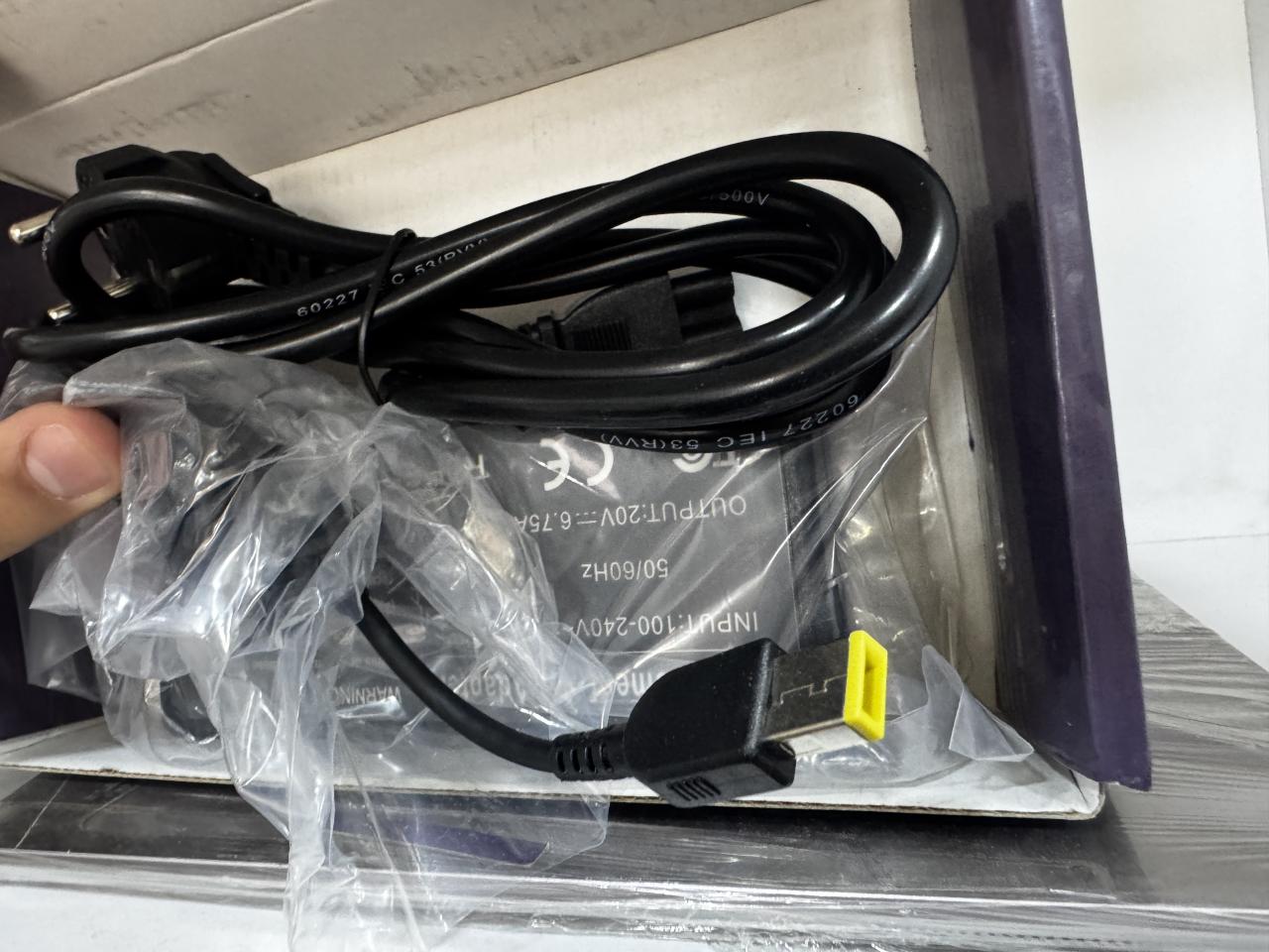 AC lenovo 20v 6.75A USB
