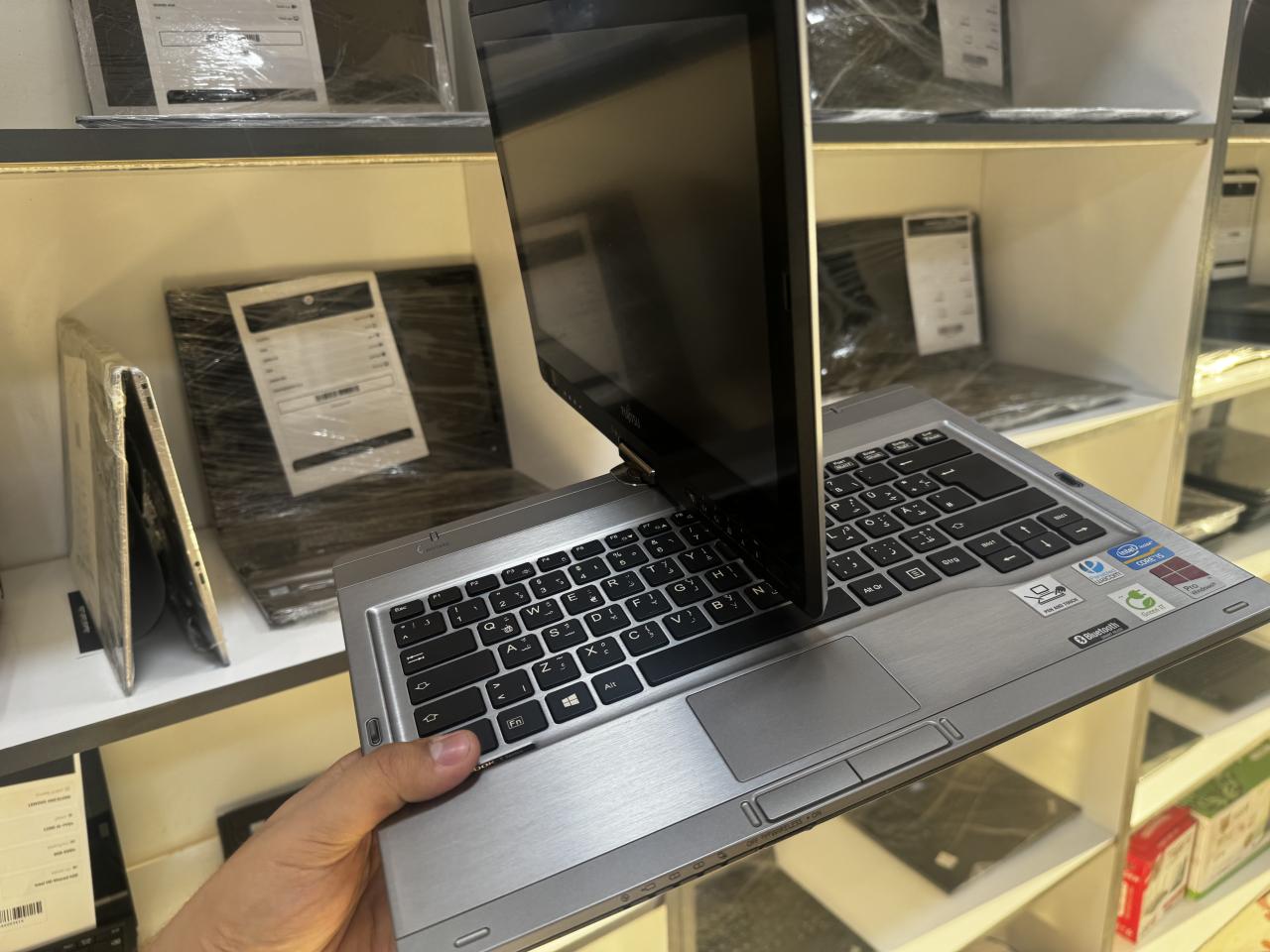 FUJITSU T902