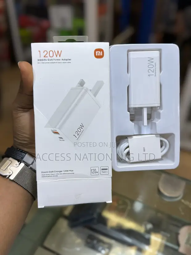 120W GAN Power Adapter Black & White 