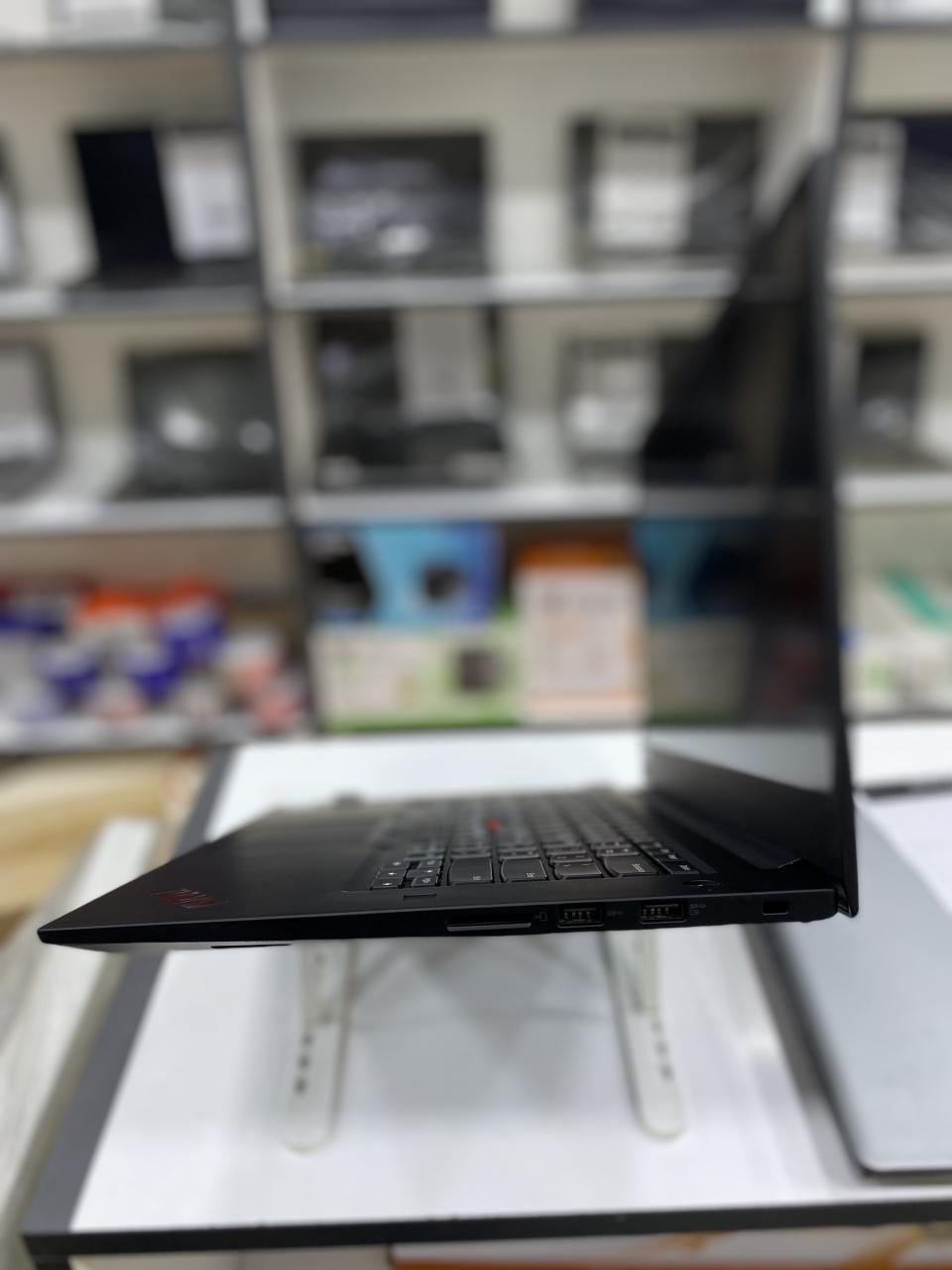 LENOVO 20TH003FUS