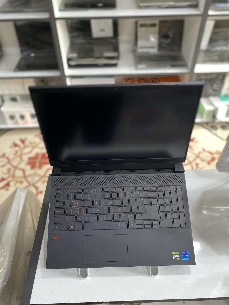 DELL DELL G15 5520