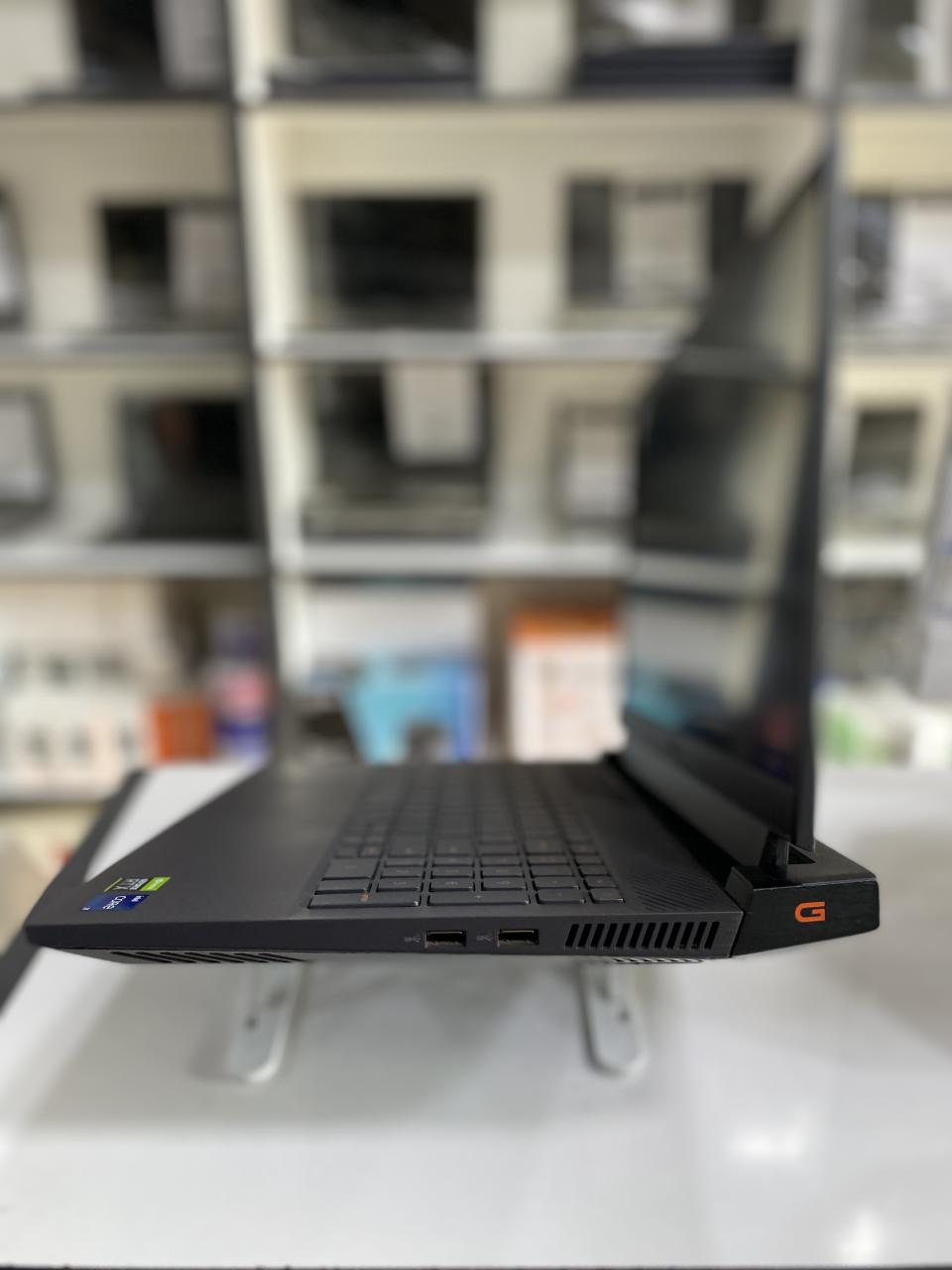 DELL DELL G15 5520