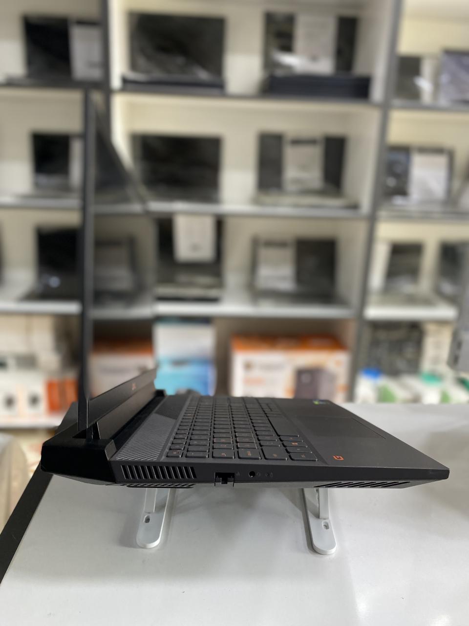 DELL DELL G15 5520