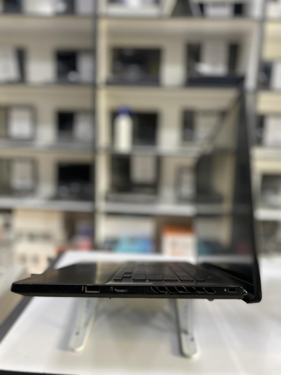 ASUS ROG ZEPHYRUS M16