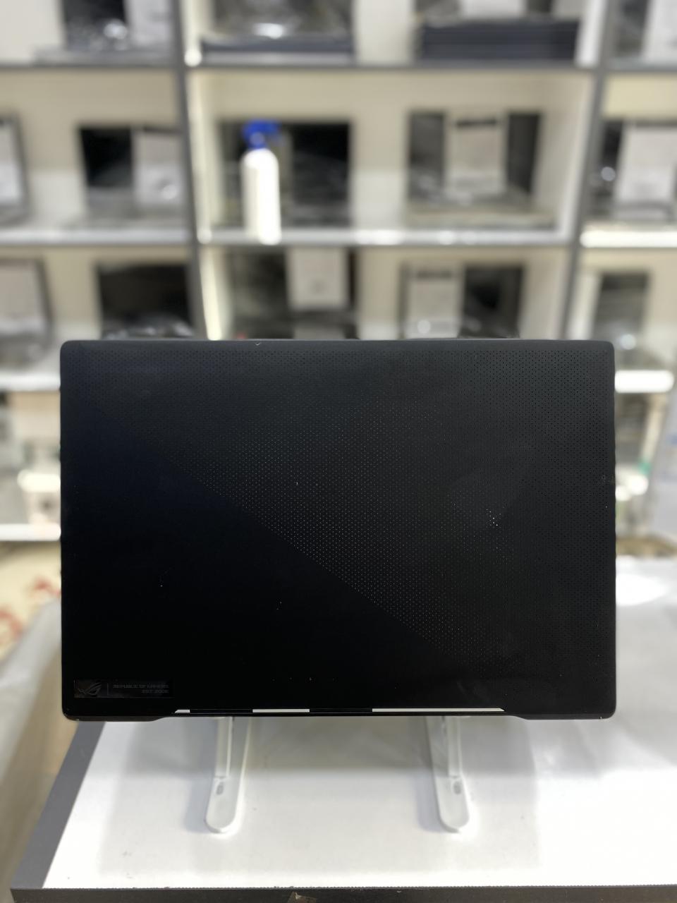 ASUS ROG ZEPHYRUS M16